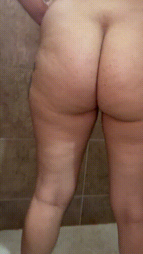 Elle Clark — "Twerking and shitting"